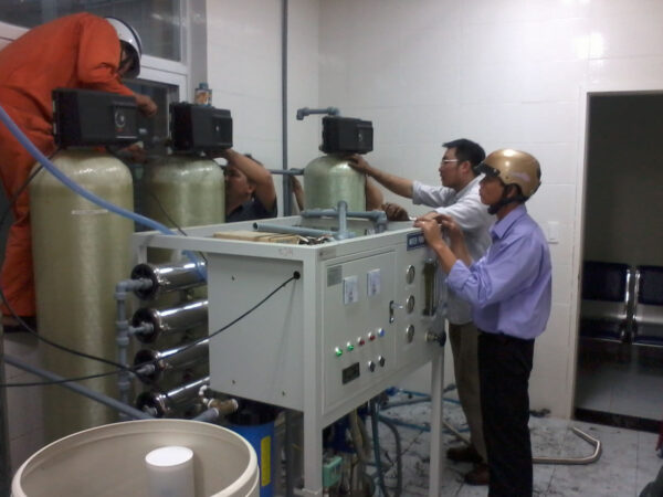Thi công lắp đặt hệ thống máy lọc nước RO dùng cho chạy thận nhân tạo